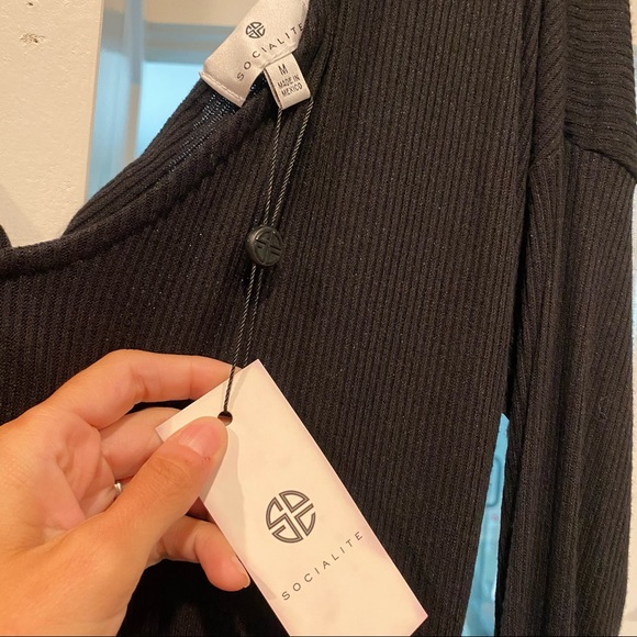 Socialite ribbed twist back dress NWT - Picture 5 of 6